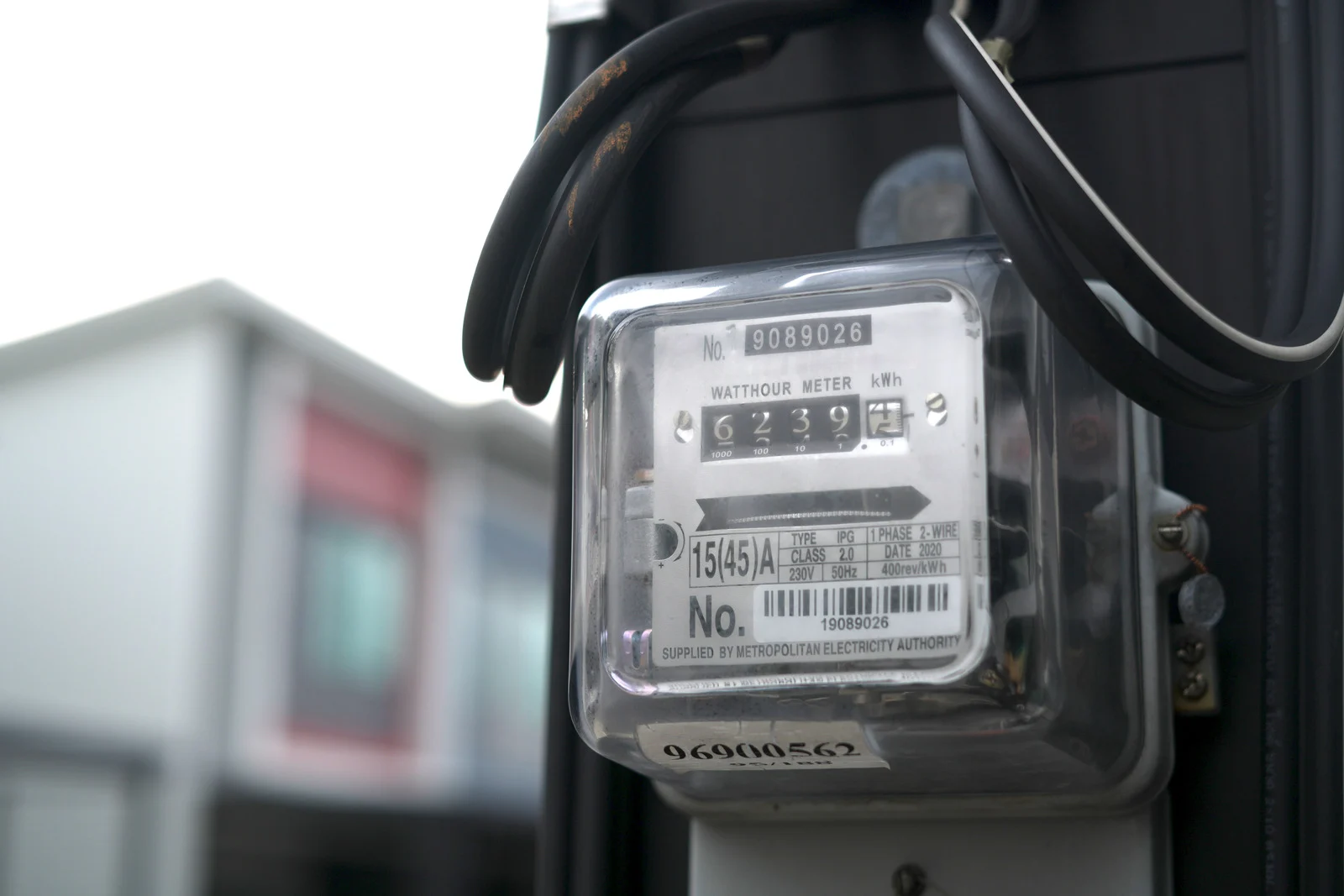 วัตต์อาวร์มิเตอร์ หรือที่นิยมเรียกกันว่ามิเตอร์ไฟฟ้า