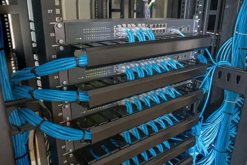 ตู้ Rack คือตู้จัดเก็บอุปกรณ์ Network ช่วยจัดระเบียบสายสัญญาณ